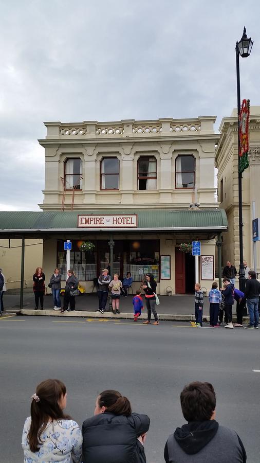 Empire Hotel Backpackers Oamaru Zewnętrze zdjęcie