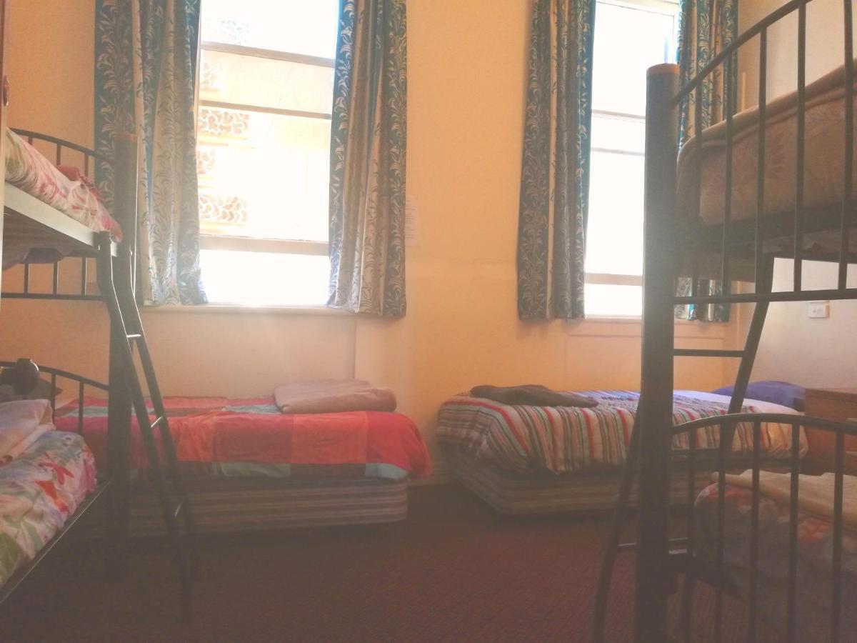 Empire Hotel Backpackers Oamaru Zewnętrze zdjęcie